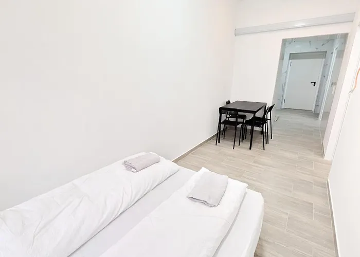 Cozy In Praterstern Area Διαμέρισμα *
